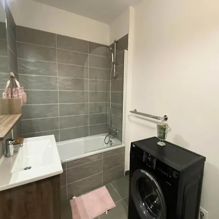 New Apt Behind Train Station