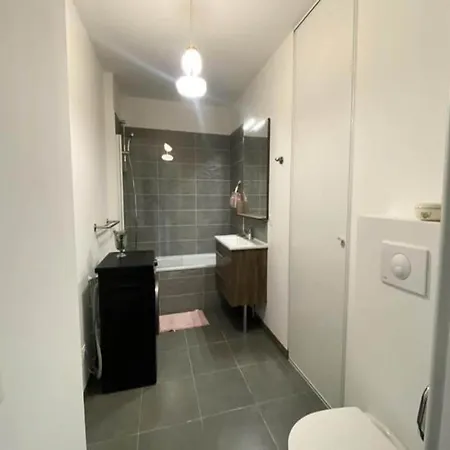 New Apt Behind Train Station